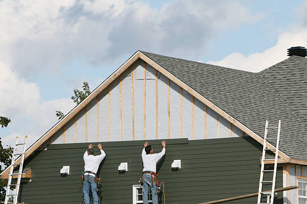 Professional Vinyl Siding technician working in Saluda, NC